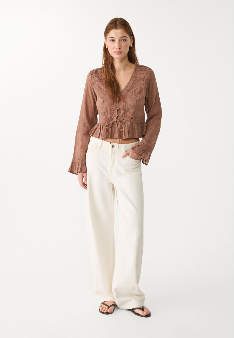 blusa fluida encaje