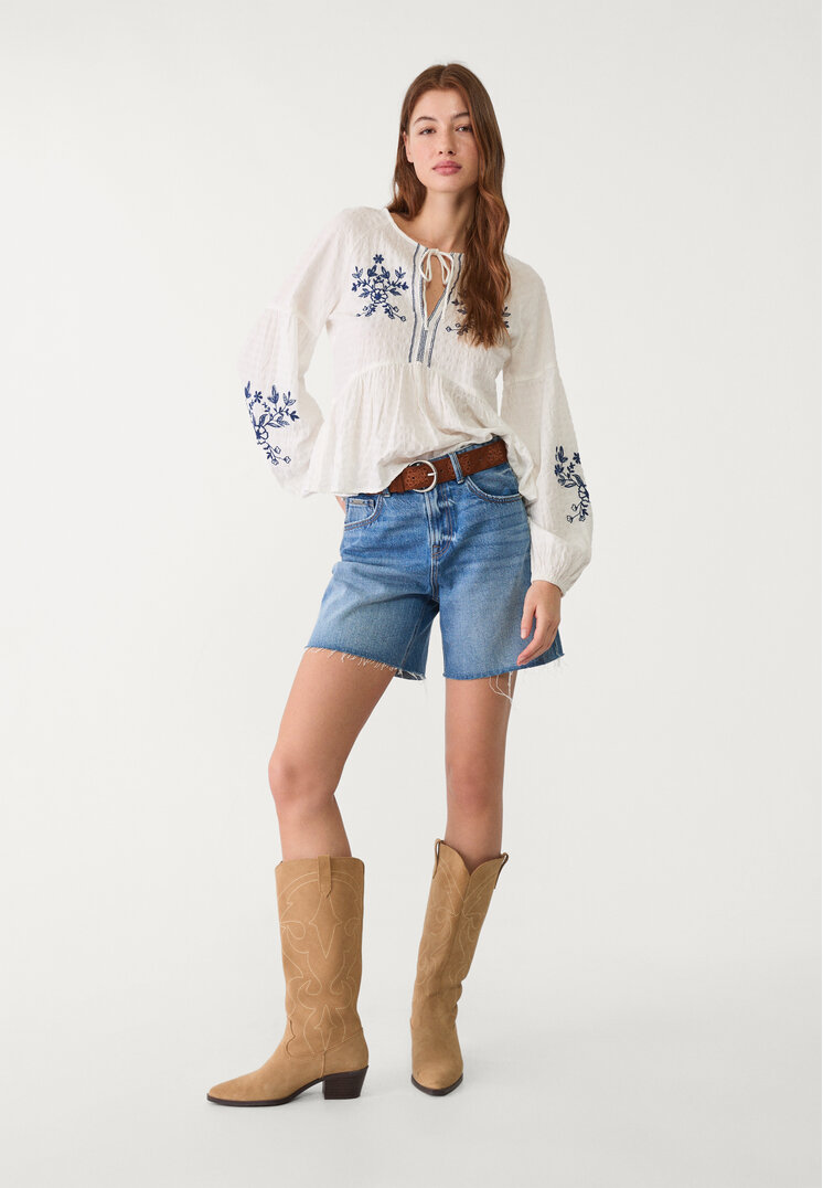 blusa fluida bordados