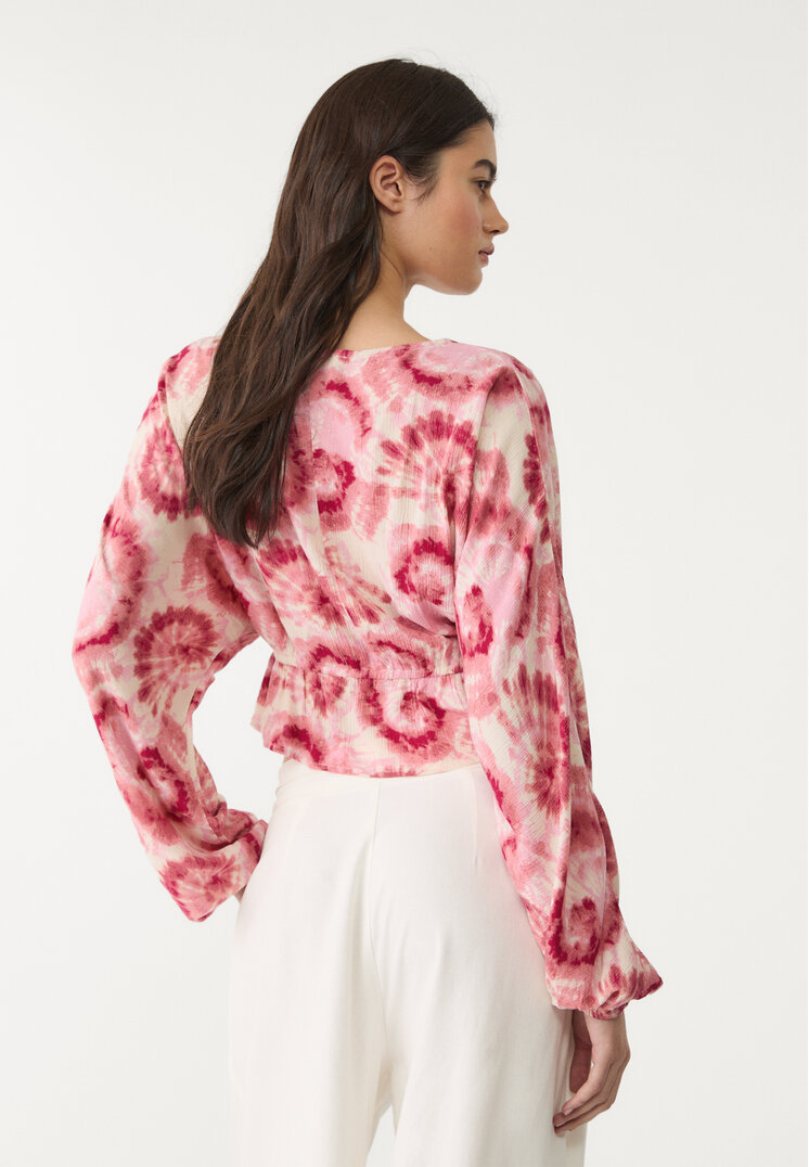 blusa fluida tie dye