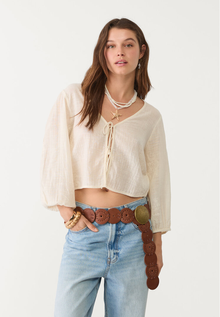 blusa fluida bordados