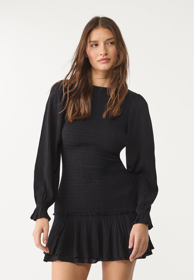 vestido corto volantes