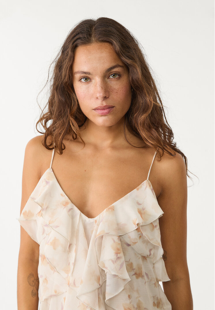 vestido corto fluido volantes