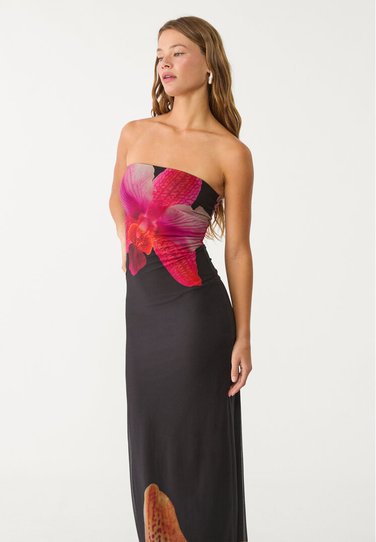 vestido hombros descubiertos flor