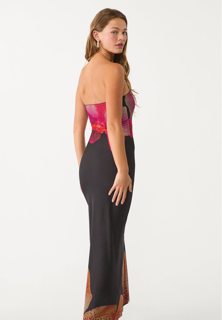 vestido hombros descubiertos flor