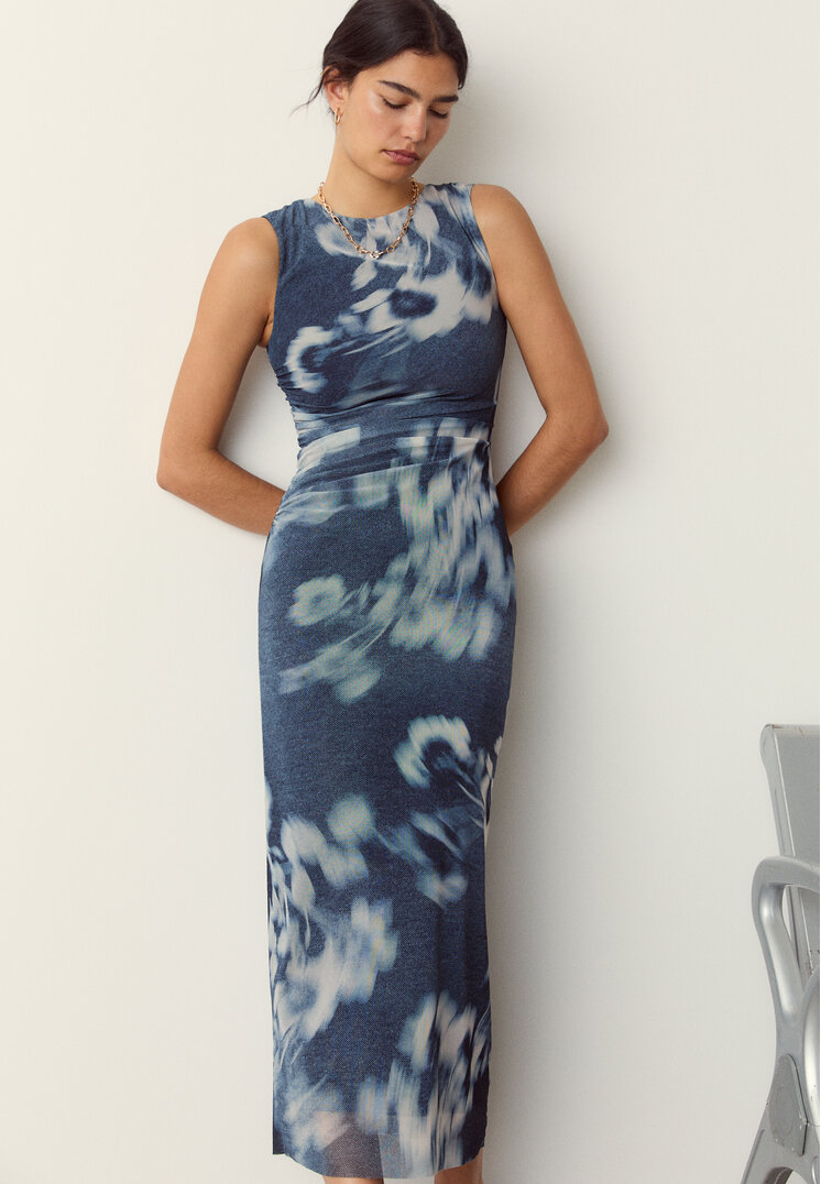 vestido midi estampado tul