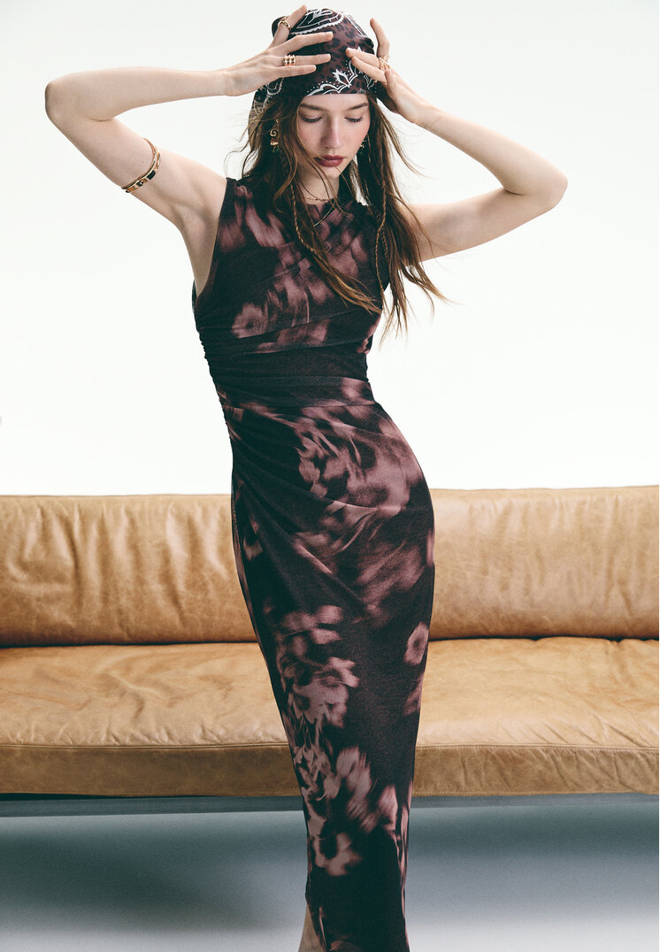 vestido midi estampado tul