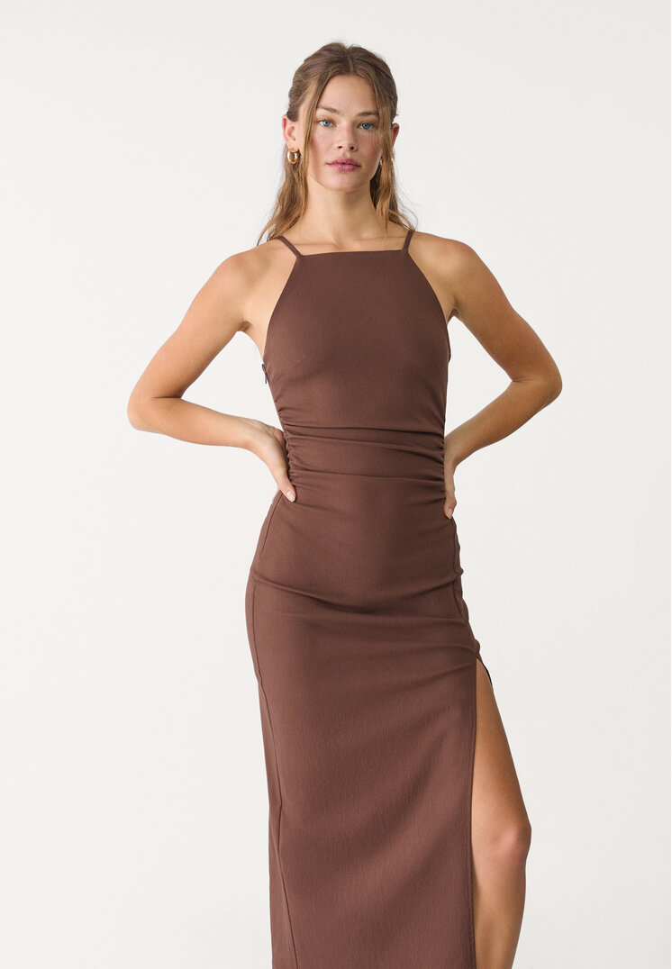 vestido halter midi