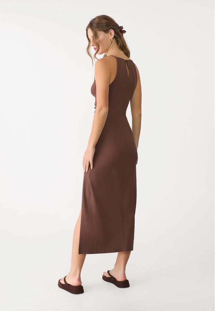 vestido halter midi