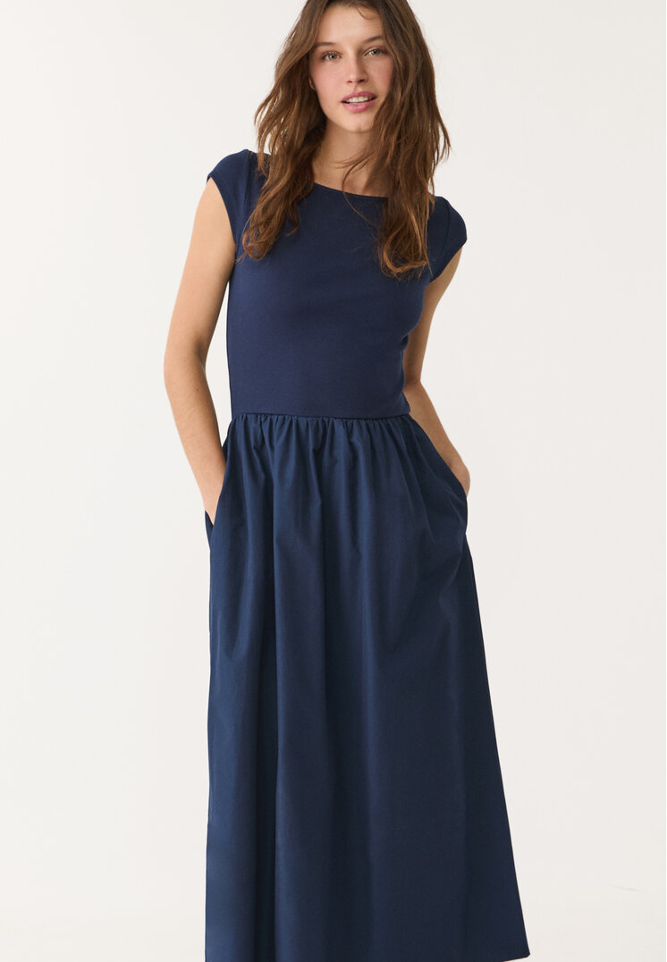 vestido midi combinado