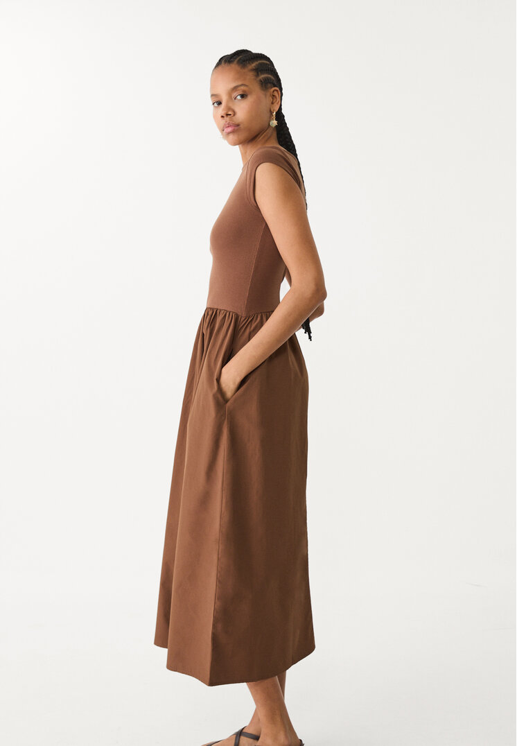 vestido midi combinado