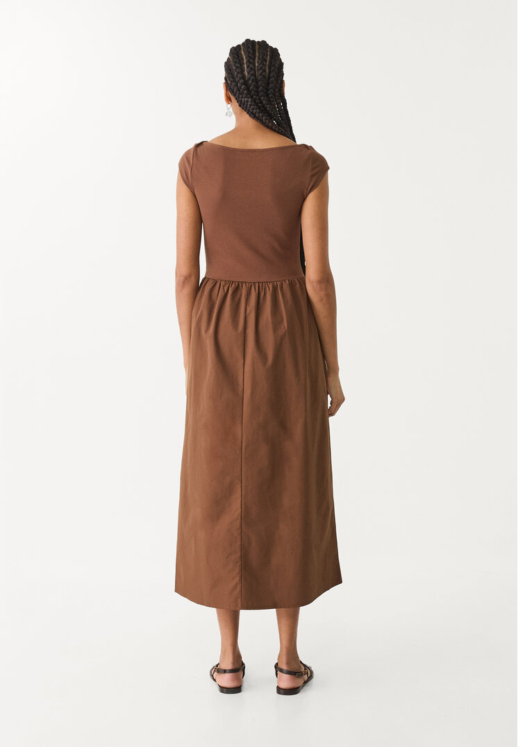 vestido midi combinado