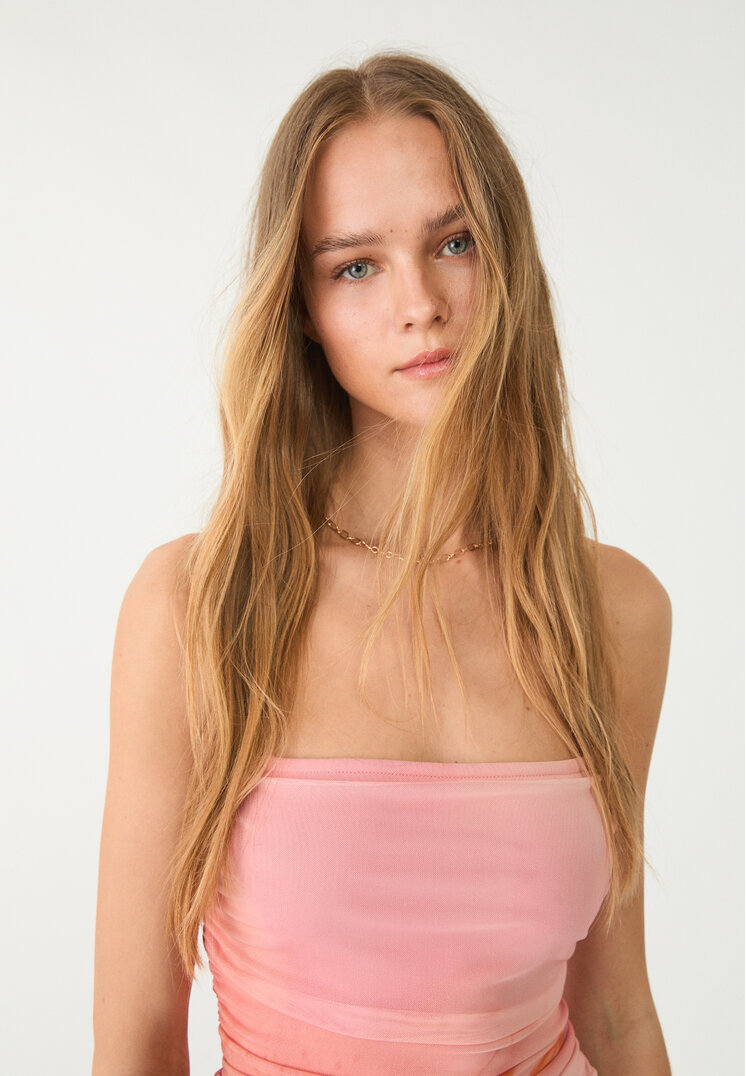 vestido bandeau corto tul