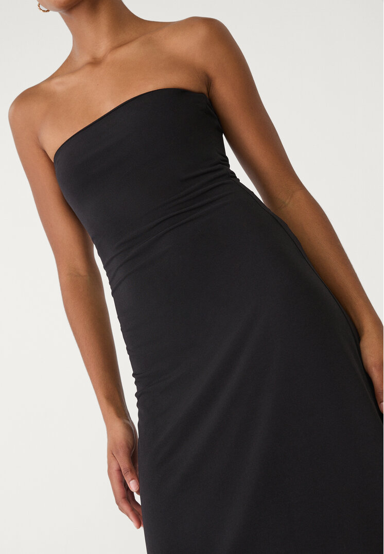 vestido midi evase hombros descubiertos