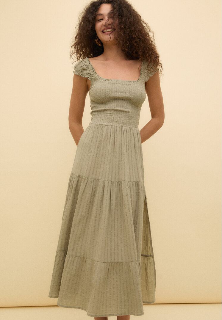 vestido fluido midi