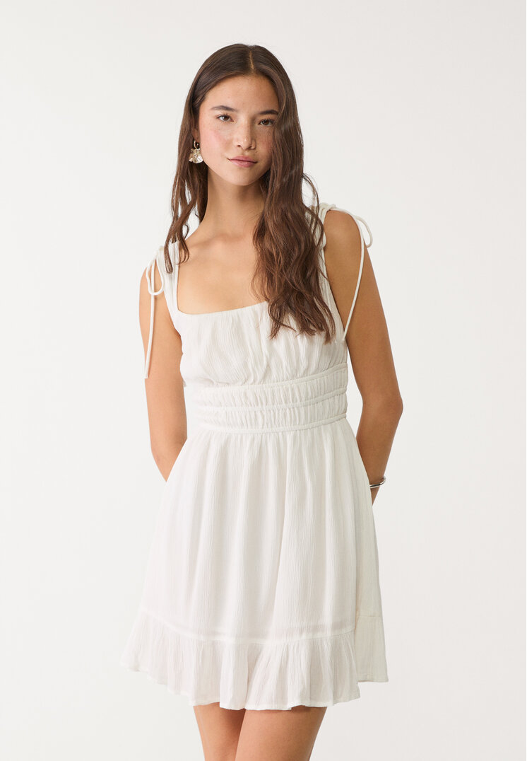 vestido corto fluido