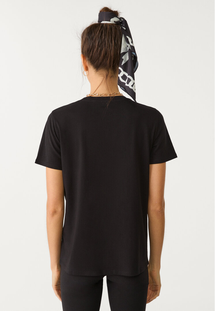 camiseta basica regular fit cuello redondo