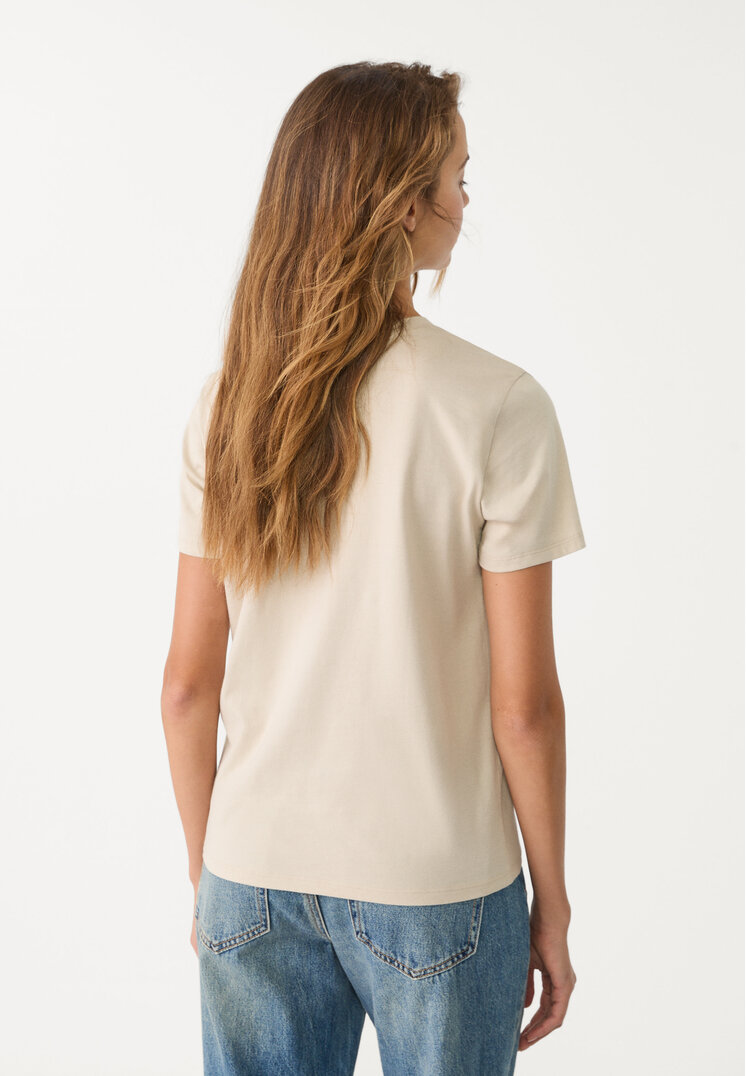 camiseta basica regular fit cuello redondo