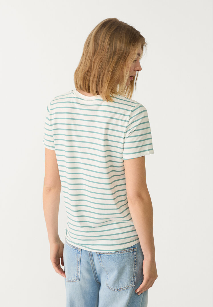 camiseta basica regular fit cuello redondo rayas
