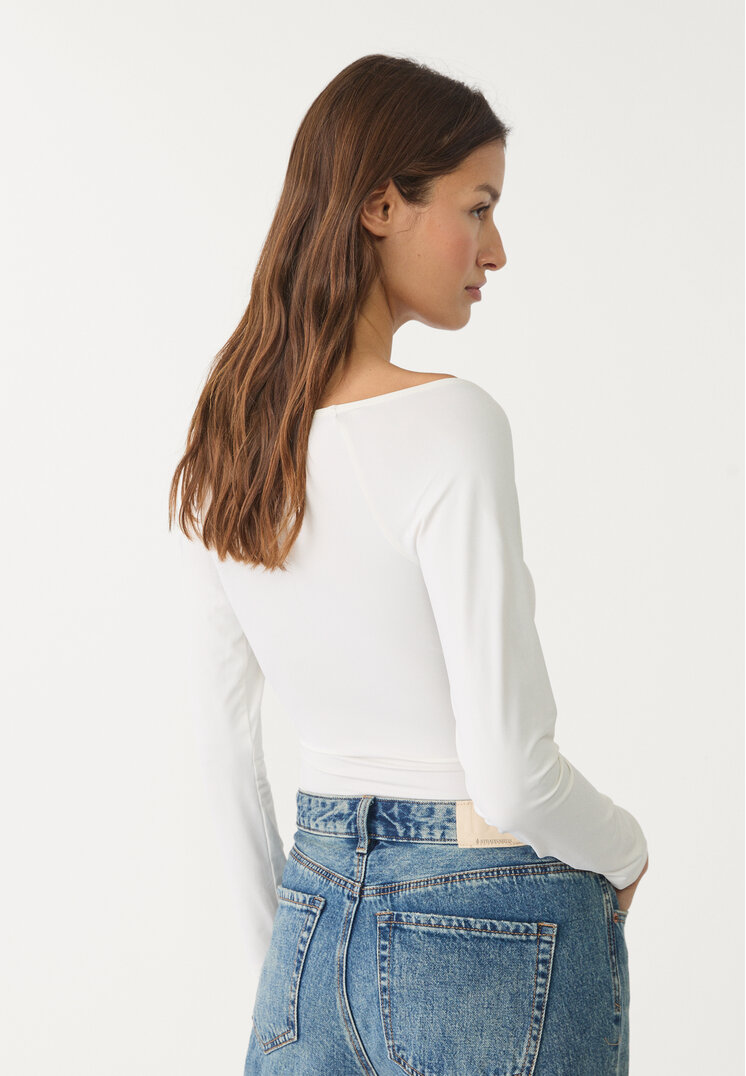 body cruzado frunce