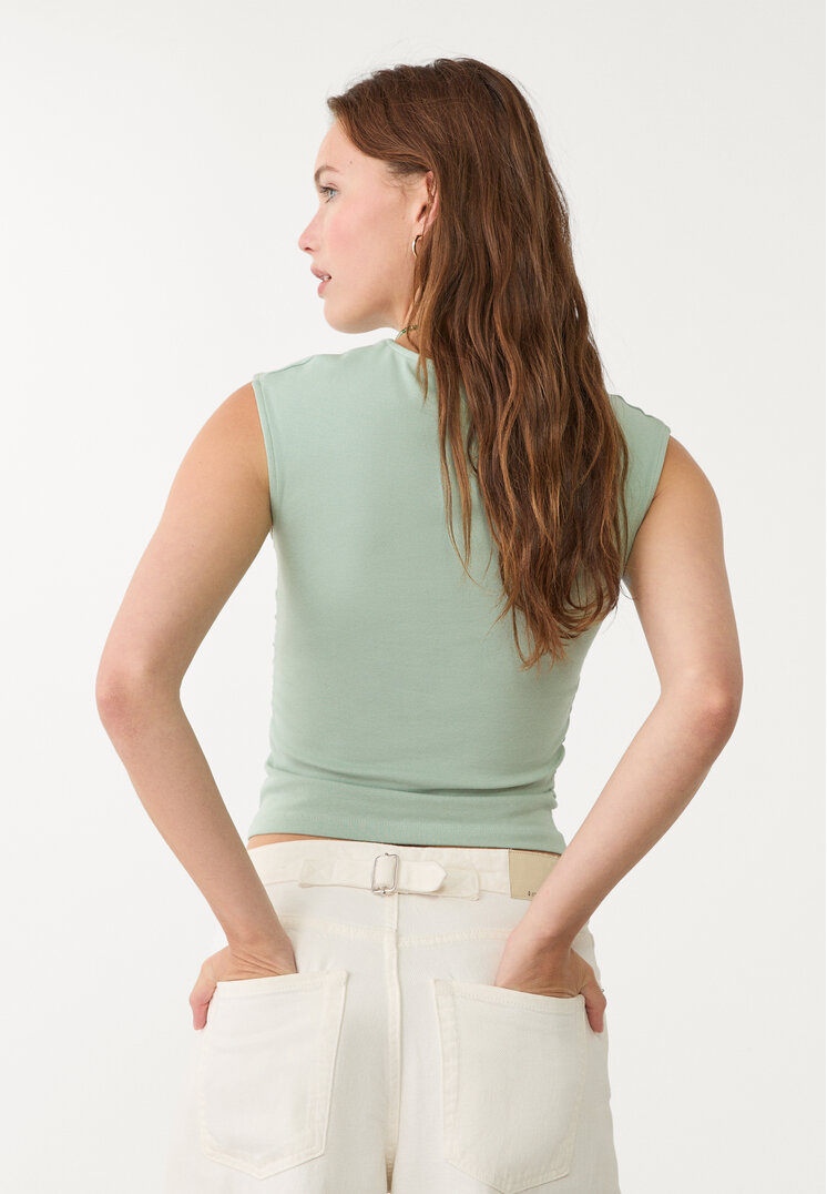 camiseta basica fitted fruncida