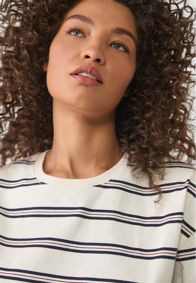 camiseta oversize rayas