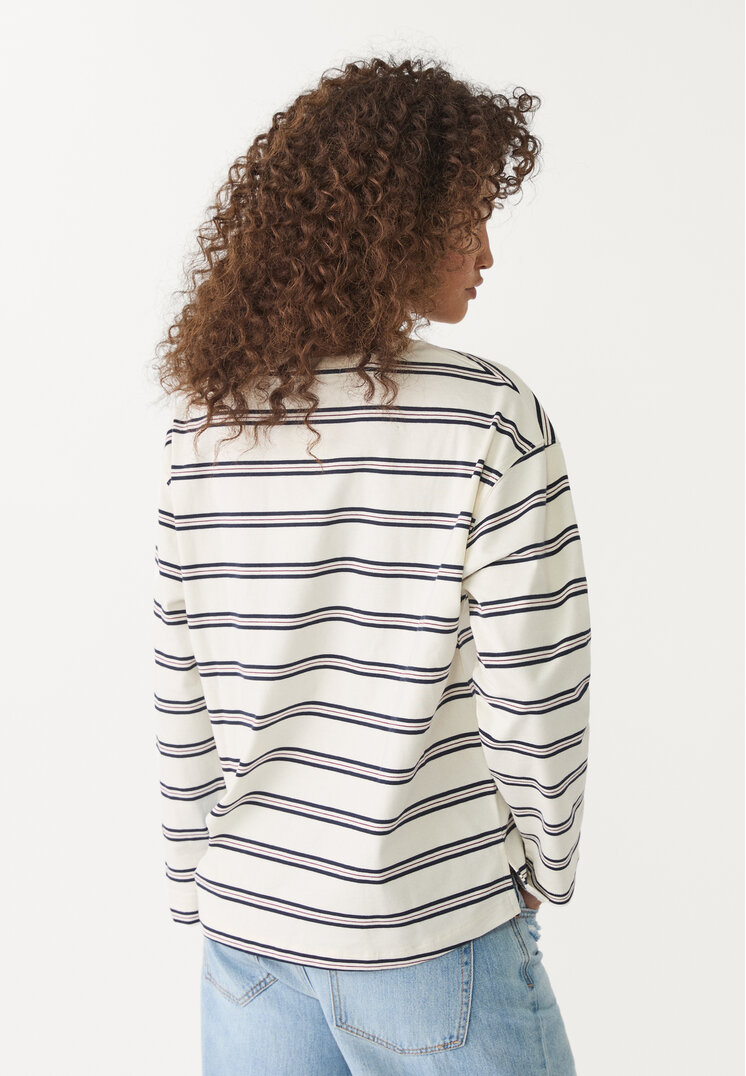 camiseta oversize rayas