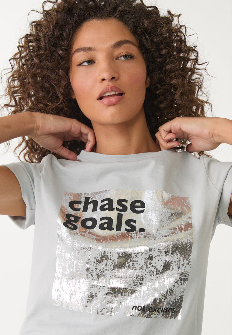camiseta estampado metalizado