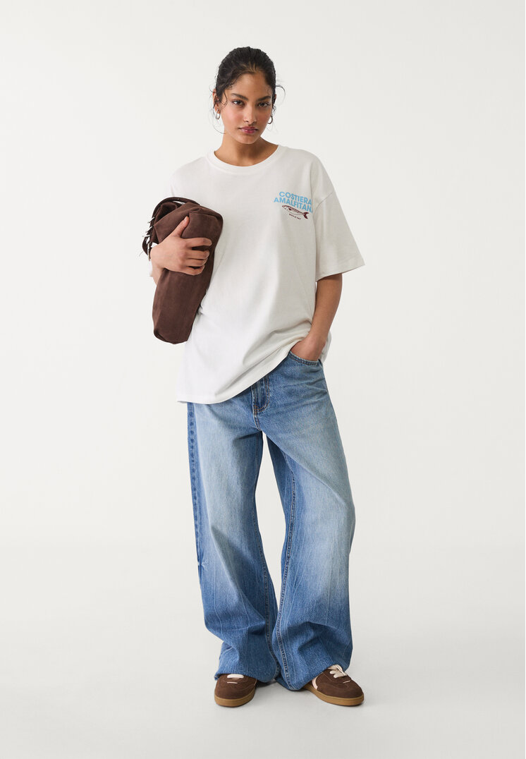camiseta oversize estampado sardinas