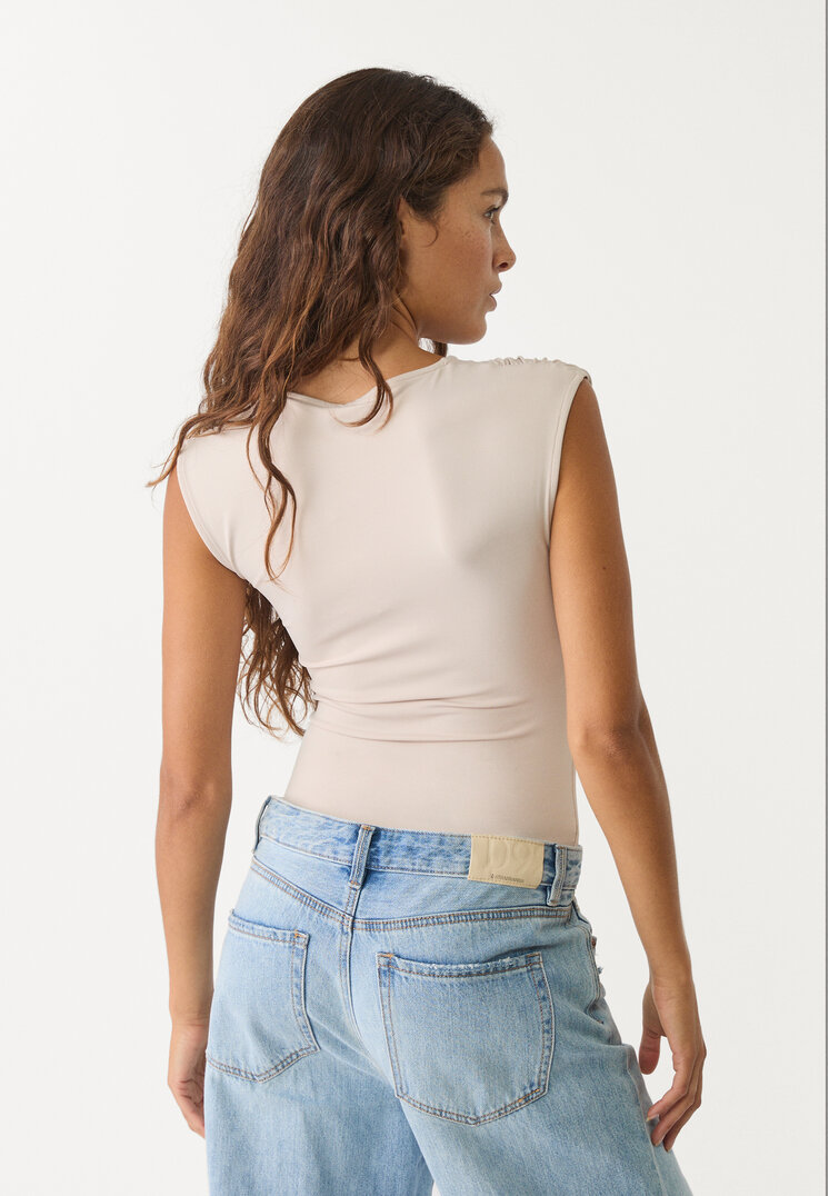 body fruncido