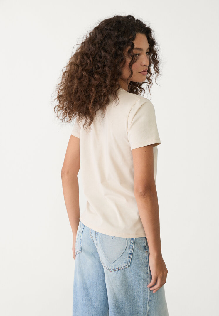 camiseta bordado texto