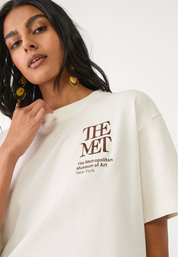 camiseta crop the met