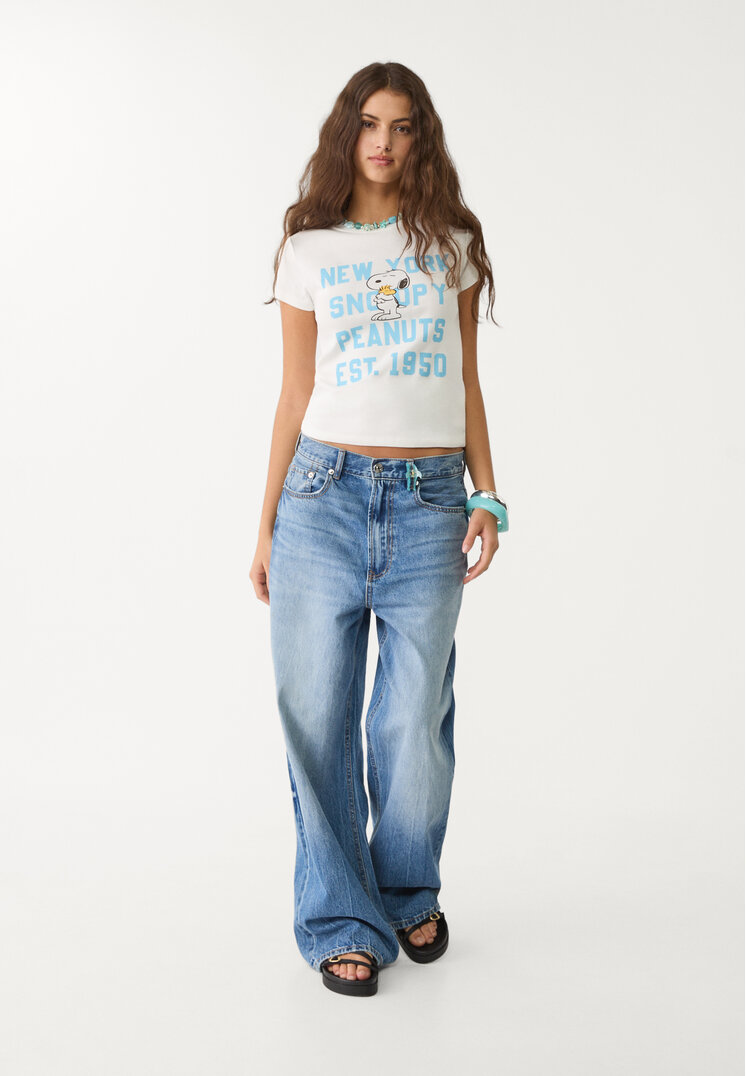 camiseta fitted peanuts