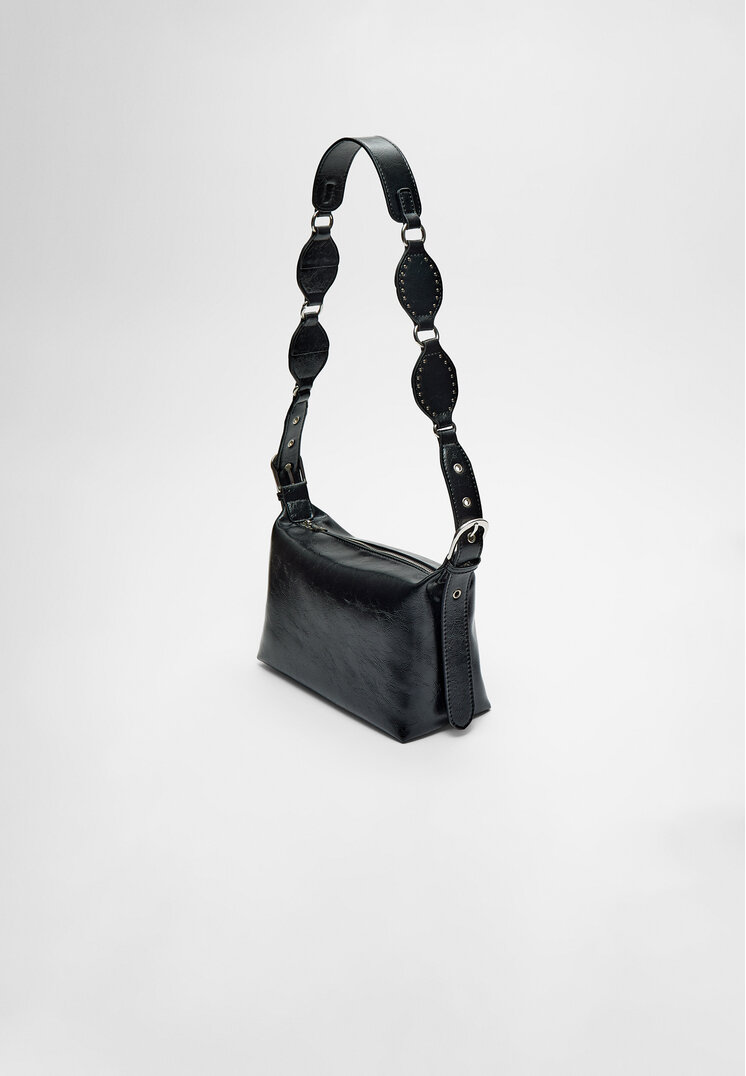 bolso bandolera tachas