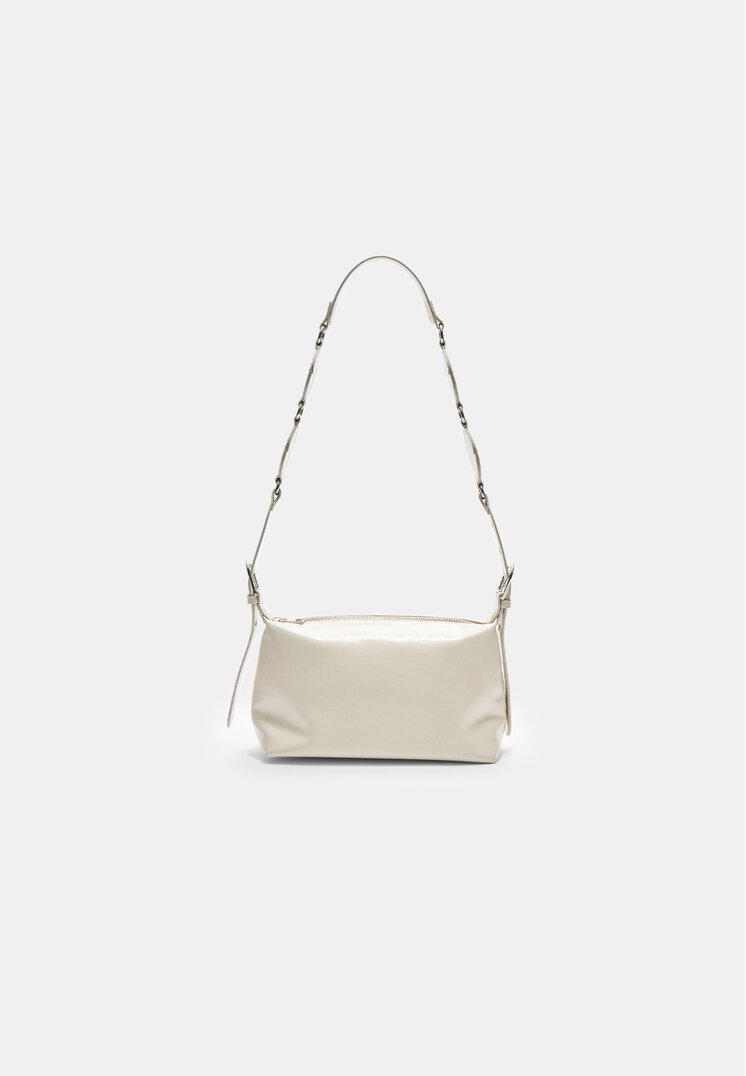 bolso bandolera tachas