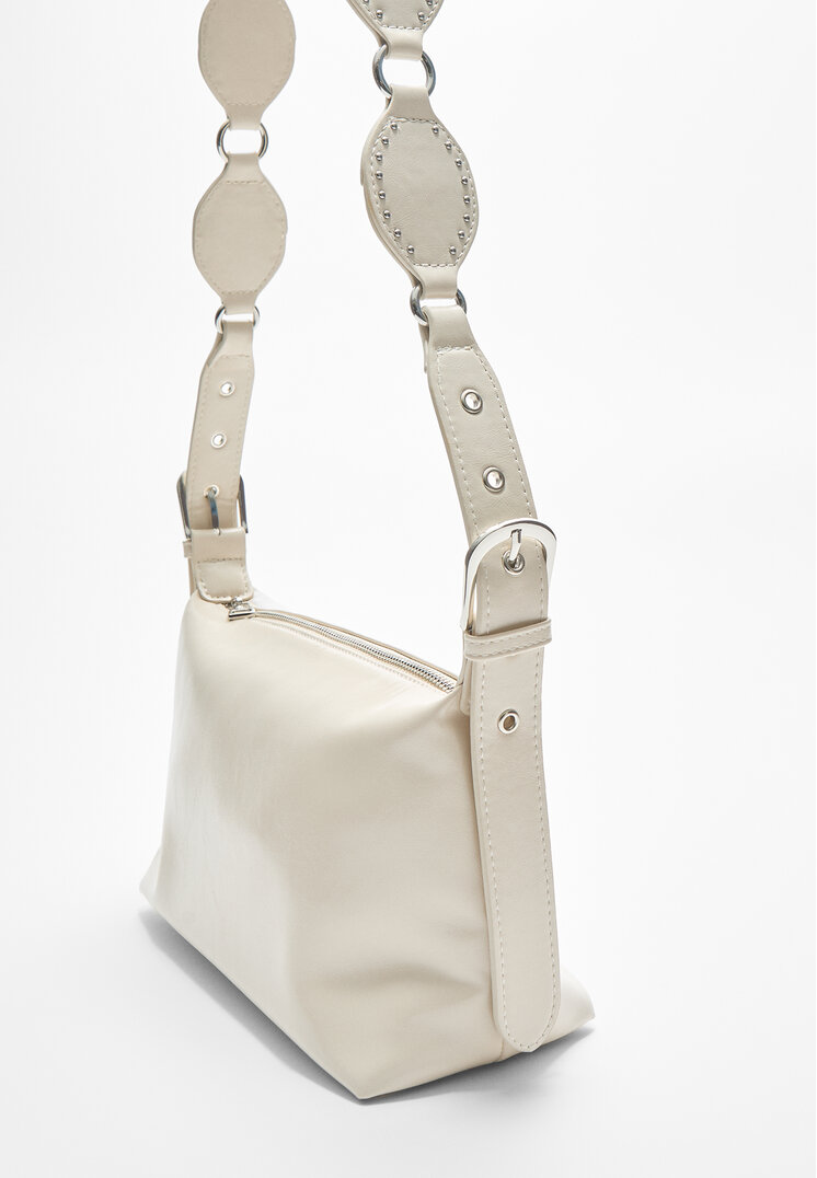 bolso bandolera tachas