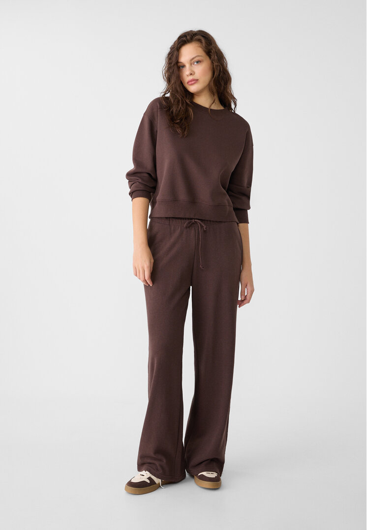 Stradivarius Pantaloni Jogger Largi Maro Xs
