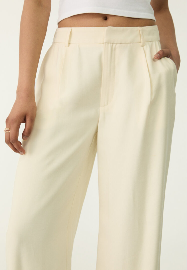 pantalon recto fluido pinzas