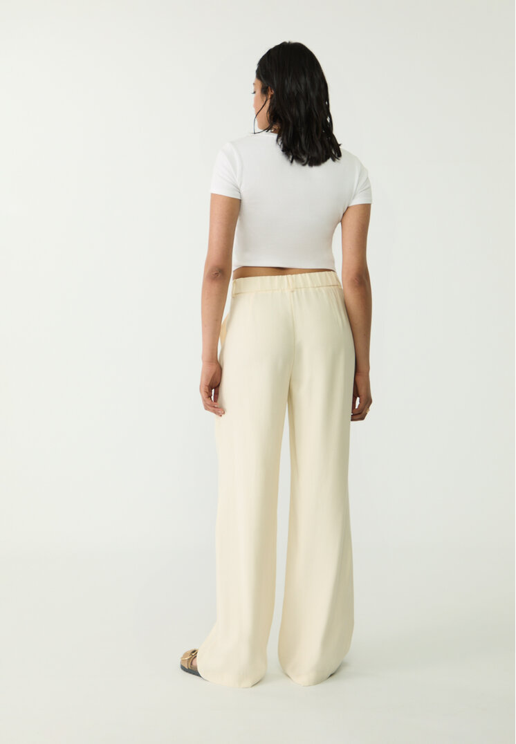 pantalon recto fluido pinzas