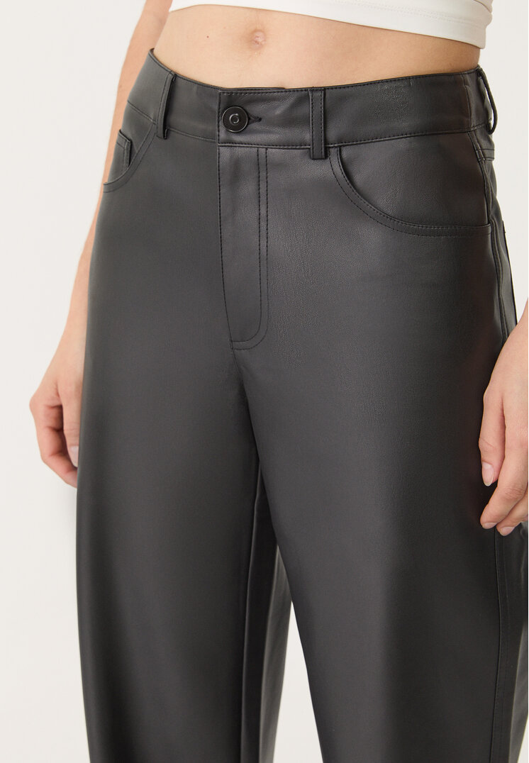 pantalon wide leg efecto piel