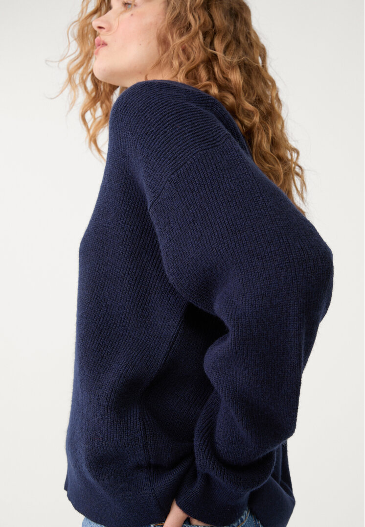 jersey cuello pico enfeltrado