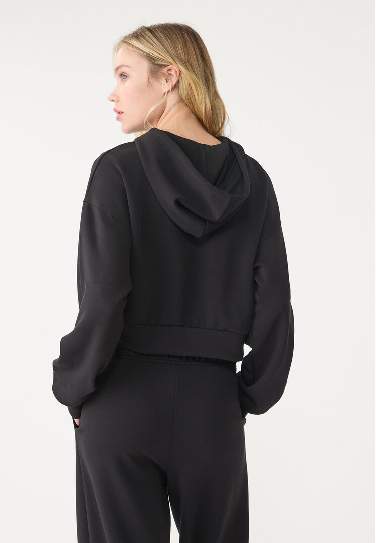 chaqueta con capucha tacto suave