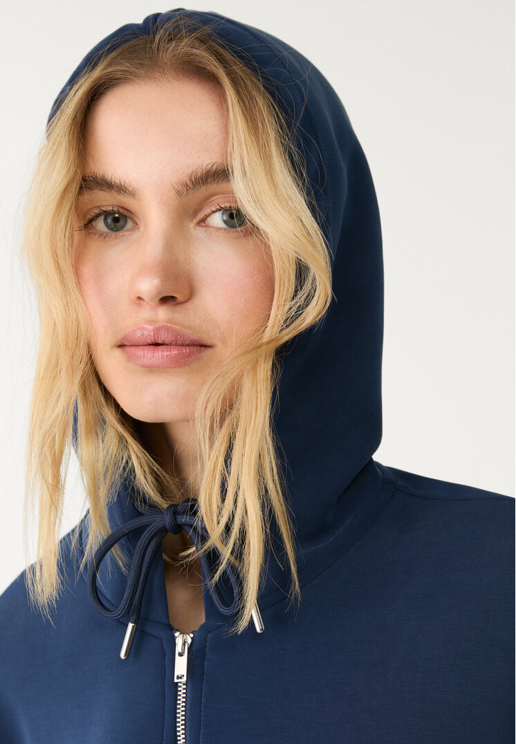 chaqueta con capucha tacto suave