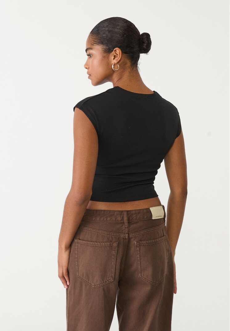 camiseta basica ajustada crop
