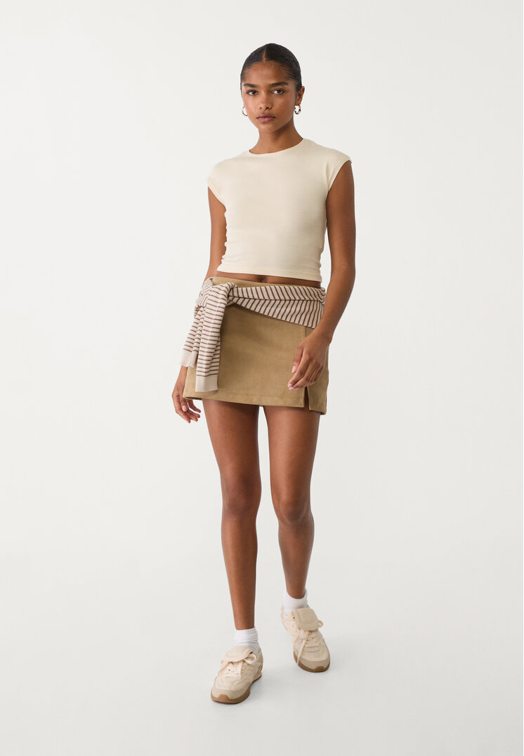 camiseta basica ajustada crop