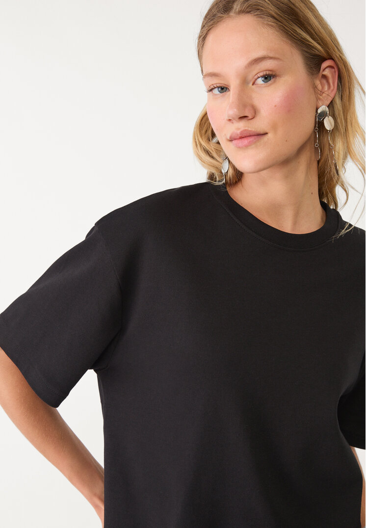 camiseta basica oversize heavy weight