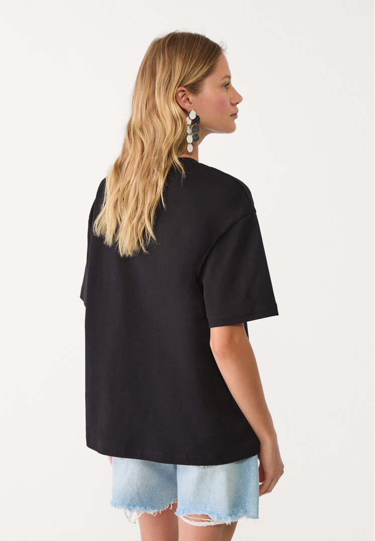 camiseta basica oversize heavy weight