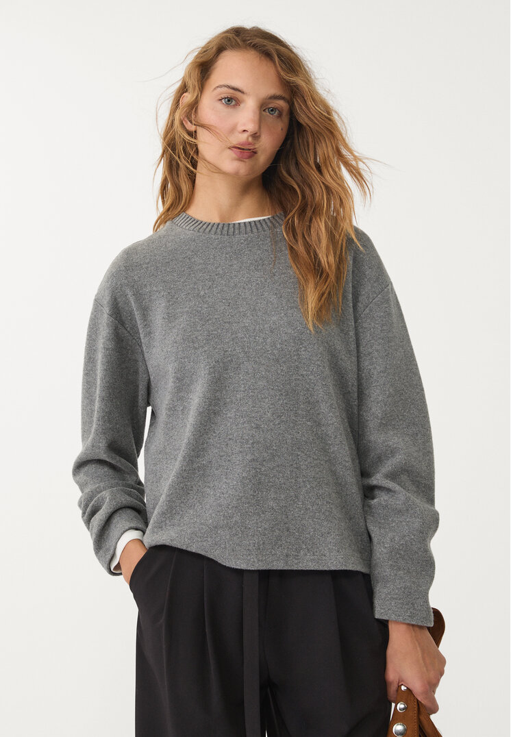 Stradivarius Tricou Din Tricot Cu Guler Rotund Gri Închis L