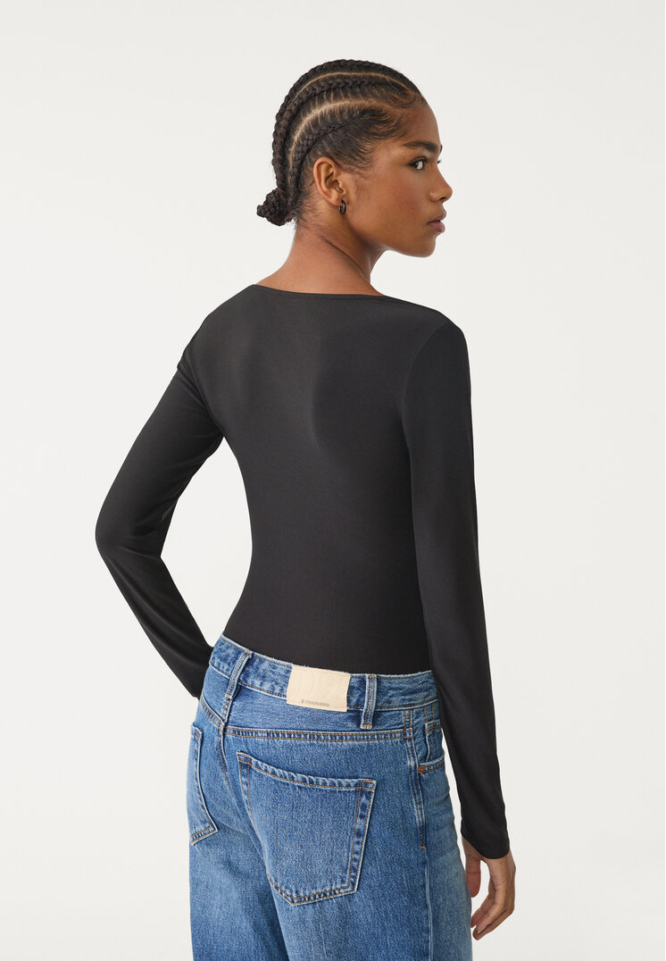 body escote pico frunce