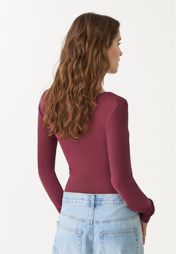 body escote pico frunce
