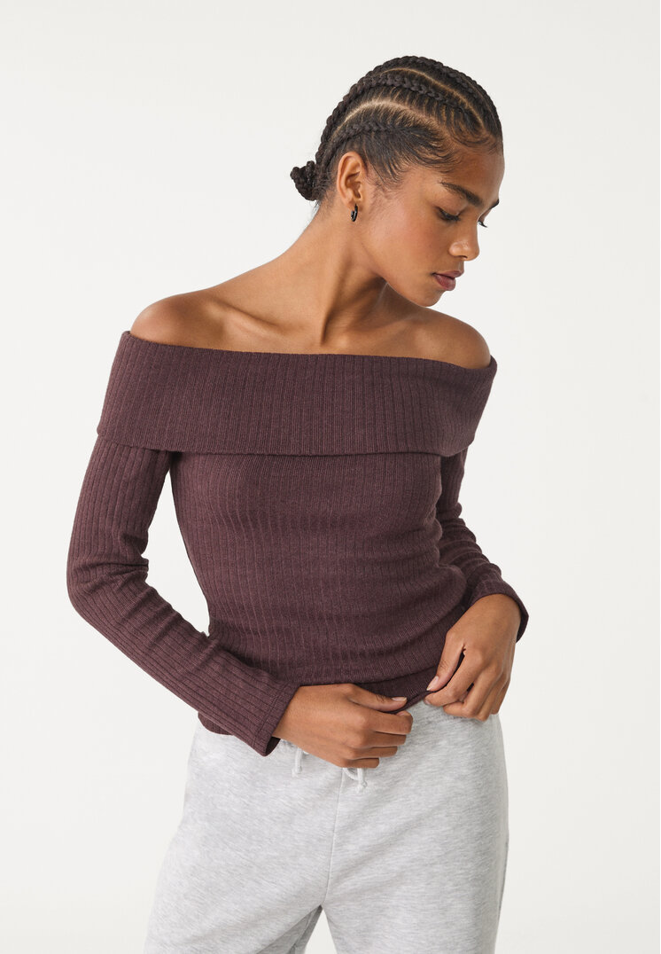 Stradivarius Tricou Cu Umeri Goi Maro Xs